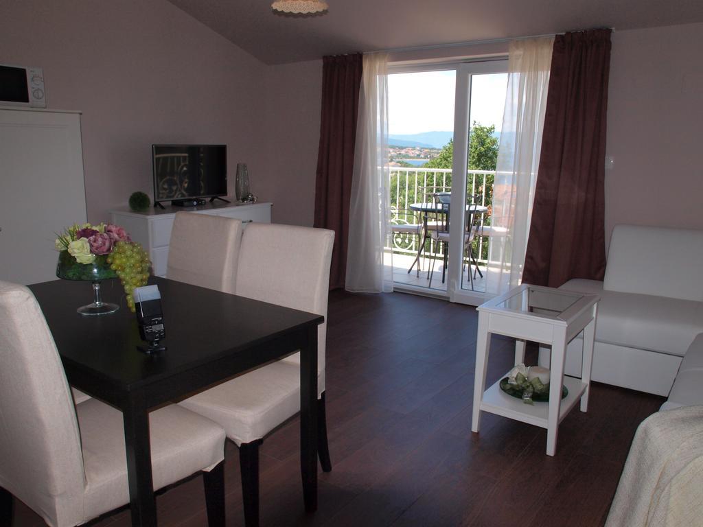 Guesthouse Olei มาลินสกา ภายนอก รูปภาพ